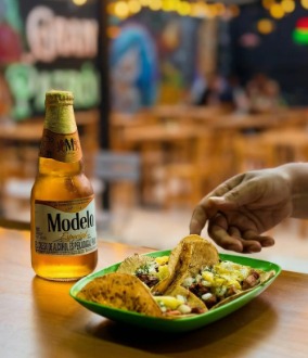 Tacos con cerveza Modelo